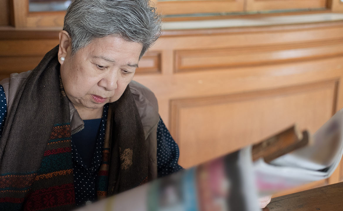 深夜的麥當勞裡，她獨自朗讀著英文報紙──李老太太的故事，與再回不去的「老上海」