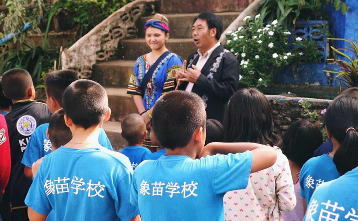泰北山間流浪教師日誌（上）：象苗小學的孩子，讀書寫字全仰賴如「父親」般的校長