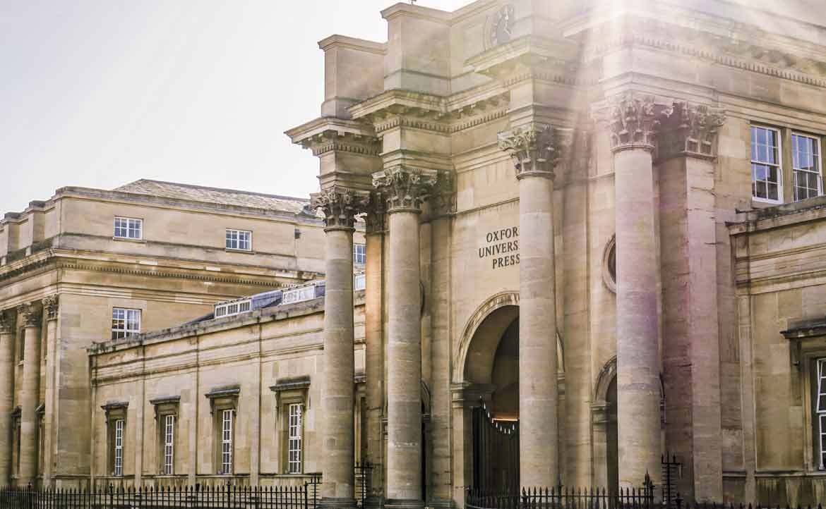 知識的傳遞者：英國出版風景 400 年──下次造訪「牛劍」，何妨在這兩間「世界級書店」駐留片刻？