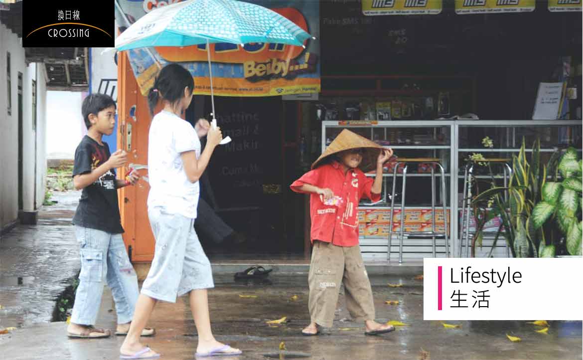 印尼在雨天才會出現的小精靈──體驗＂Ojek Payung＂的心疼與溫暖