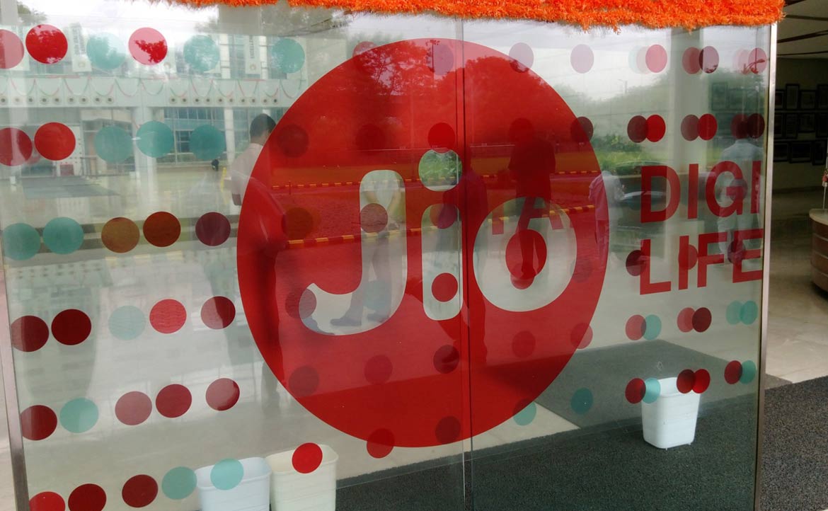 【萬變新經濟】臉書、Reliance Jio，以及全新的數位戰國時代（下）：本年度最大科技豪賭？
