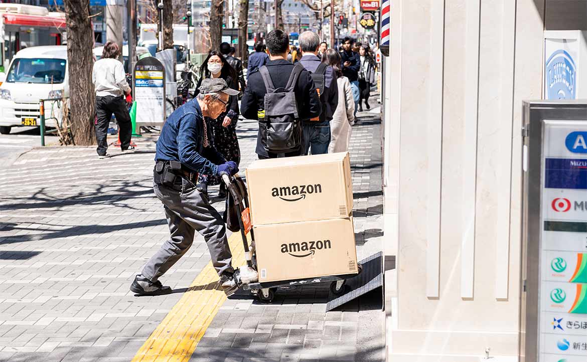 「中年打工族」：為什麼努力工作，卻依然貧困？