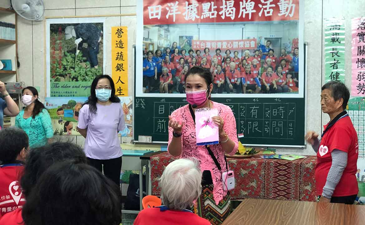 從麵店打工到國策顧問，期待臺灣有更多的「胡清嫻」：新住民老師們的教育深耕現場