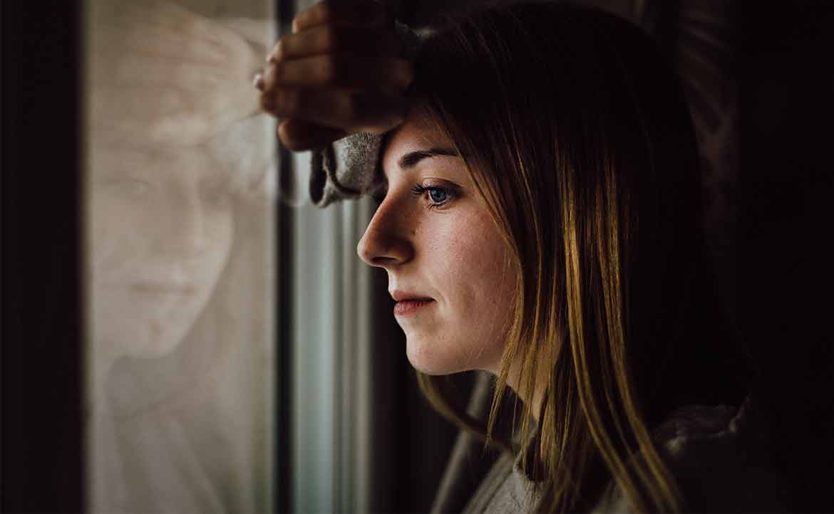 活出理想人生的關鍵是「不自欺」：從對他人的評斷，認識自己的動力與渴望