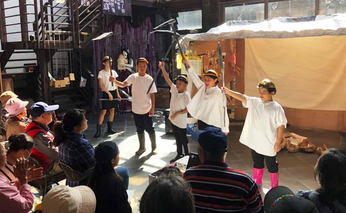 看見「都市原住民」的真實故事：苦勞締造臺灣經濟奇蹟，卻被「過河拆橋」的無名英雄們