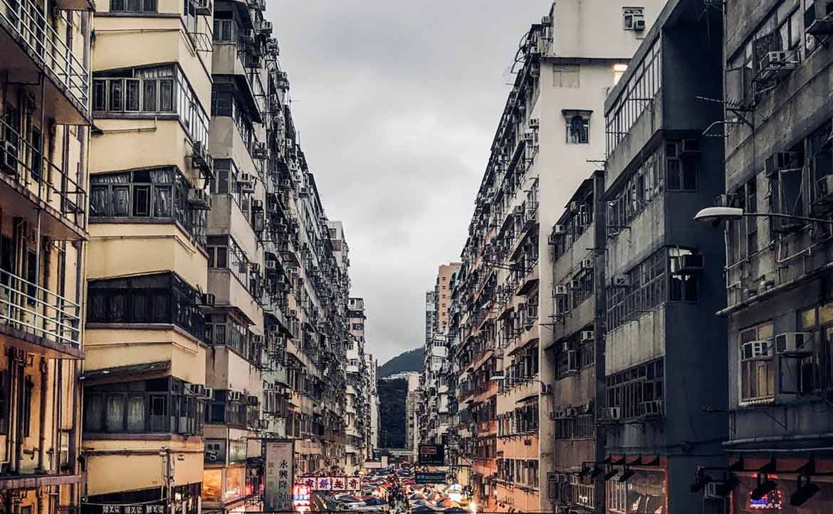 說個笑話：香港的居住正義──從領先亞洲的「鄔勵德原則」到一屋難求，香港公屋政策是如何崩壞的？