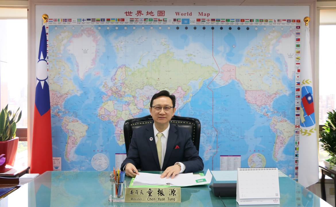 「匯聚全球僑胞的力量，回來壯大台灣」──專訪僑務委員會委員長童振源