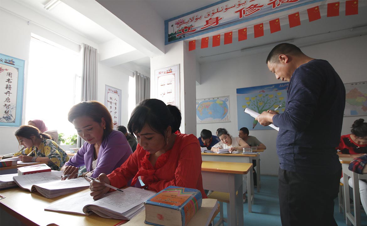 維吾爾族女孩的真實故事：「爸爸說就算死也要死在那塊土地上，我不後悔讓爸爸回新疆」