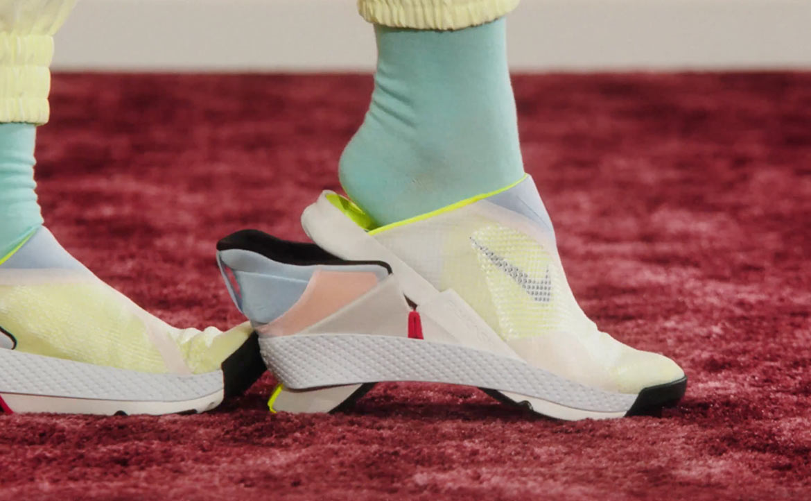 【無障礙時尚】Nike 最新鞋款不需用手就能輕鬆穿脫──休閒鞋早就有的設計為何造成轟動？