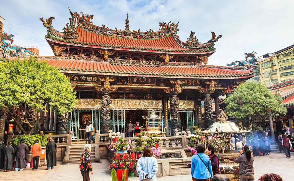 不只是「疫情重災區」──即便人在海外，萬華還是我關懷、思念的家鄉