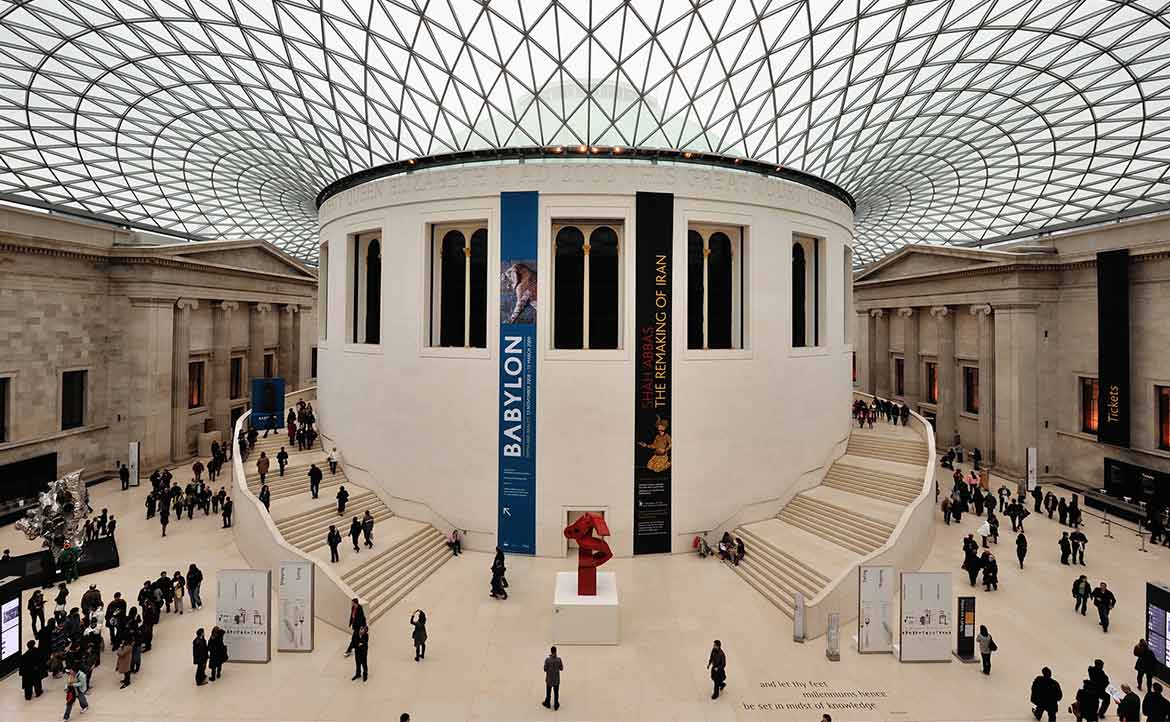 疫情和緩但「文化戰爭」升溫！英國博物館正在動搖的臂距原則與寒蟬效應