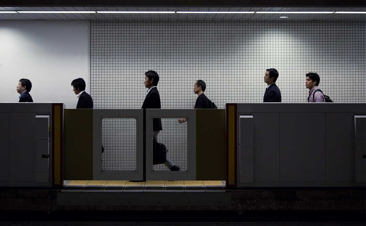 是「愛工作」還是「過勞」？──睽違 20 年，日本政府重新討論過勞死標準