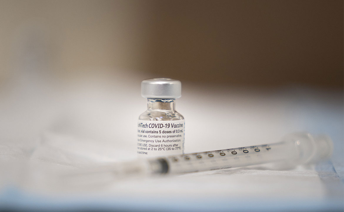 疫苗意願登記沒？亞洲施打率最高國家──我在新加坡，觀察到何謂真．超前部署