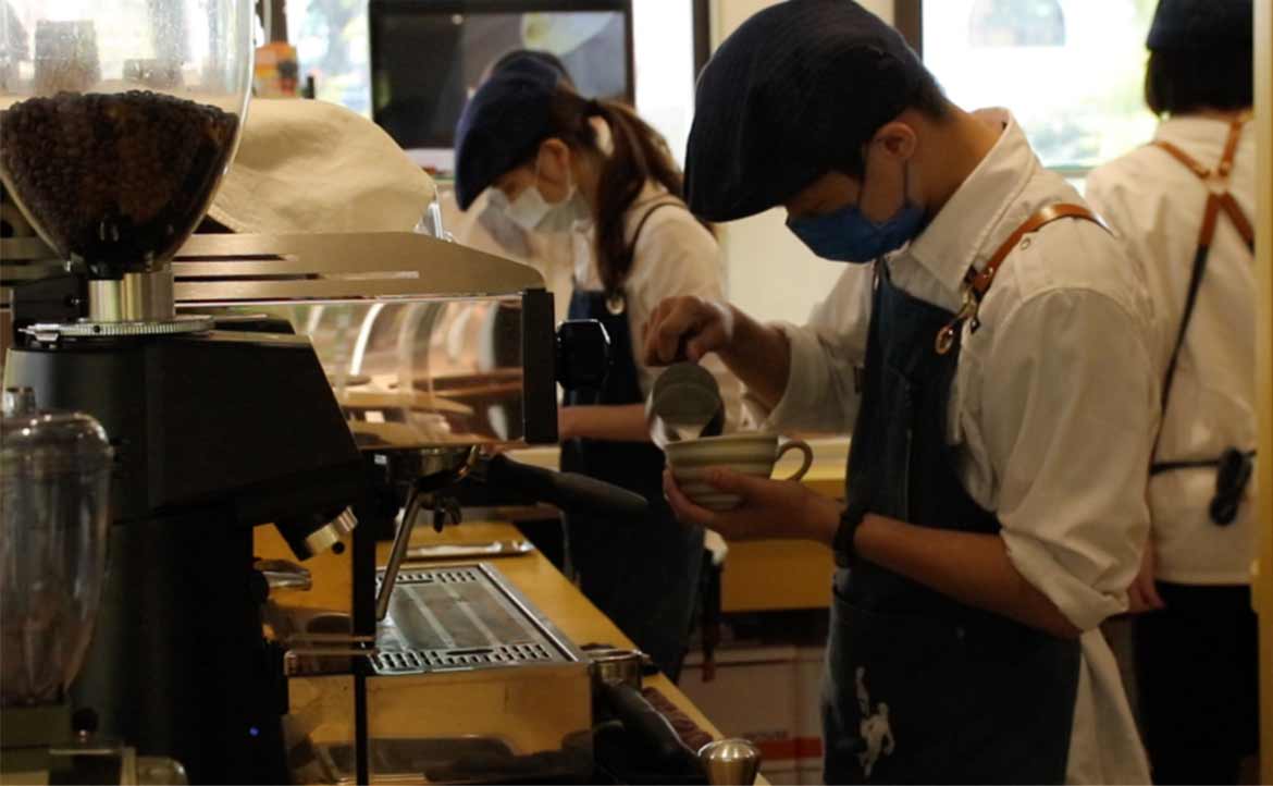 幫助「慢飛天使」接軌社會，特教生實習商店「糟老頭咖啡」：對產品有信心，不靠同情吸引消費者！