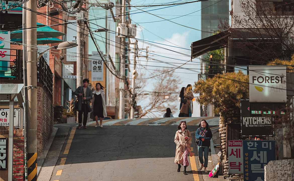 為何在面試時常問女性「何時結婚」的韓國，「已婚、決心不生孩子的女性」求職也處處碰壁？