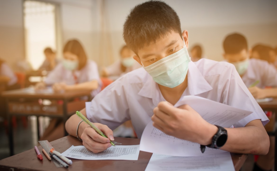 只要「打開課本」，就能點燃對知識的熱情？──我在監考學測時，看見考生們「不可思議」的表情