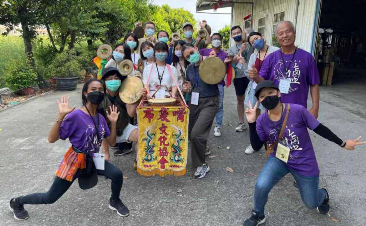 用傳統藝術，跨越地域與族裔──香港遊子在嘉義，見識北管酬神、火燈夜巡