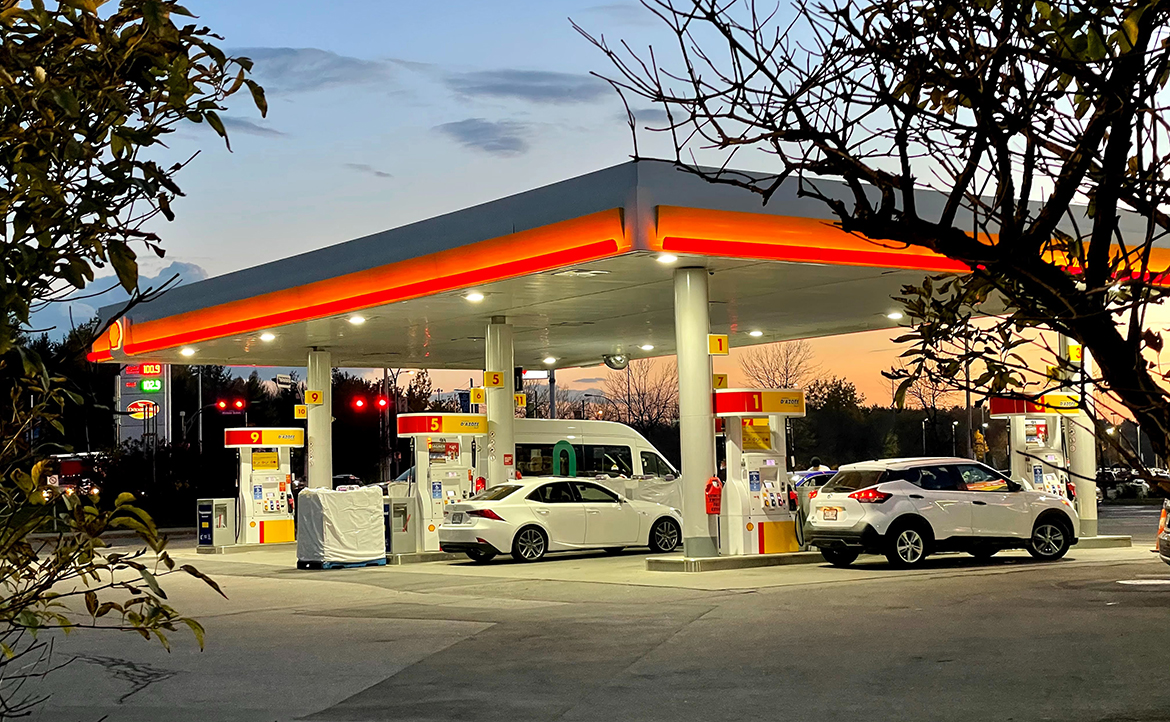 「下車加個油而已，幹嘛背包包？」北美加油站：你不可不知的 3 大危險！