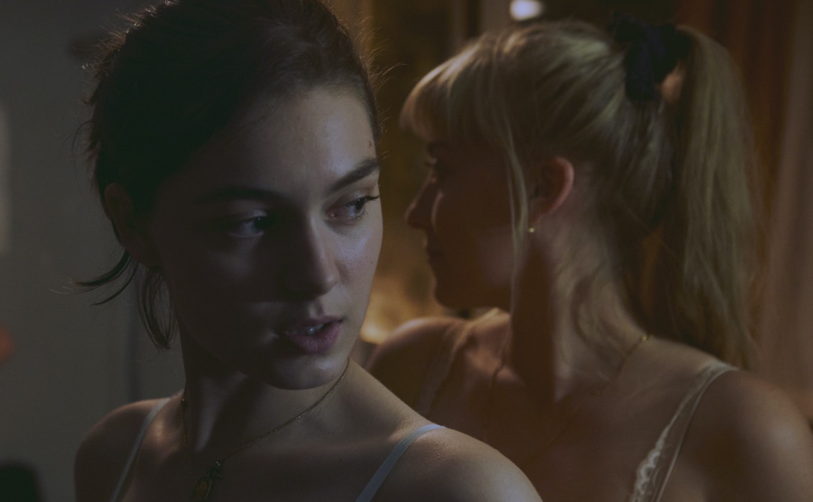 威尼斯金獅獎《正發生》：監控般的攝影語言、引爭議的話題之作，這些墮胎故事仍「正發生」