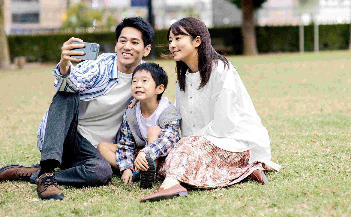 深田晃司《還有愛的日子》：狂掃好評的日本新片，如何把「距離、視線」玩到透徹？