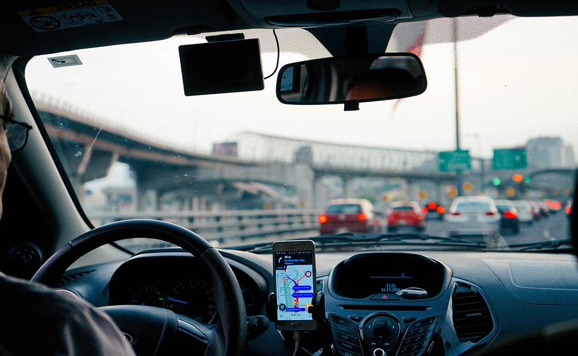 「不能坐計程車後座！」──第一次在澳洲搭 Uber，竟觸犯當地人心中「大忌」