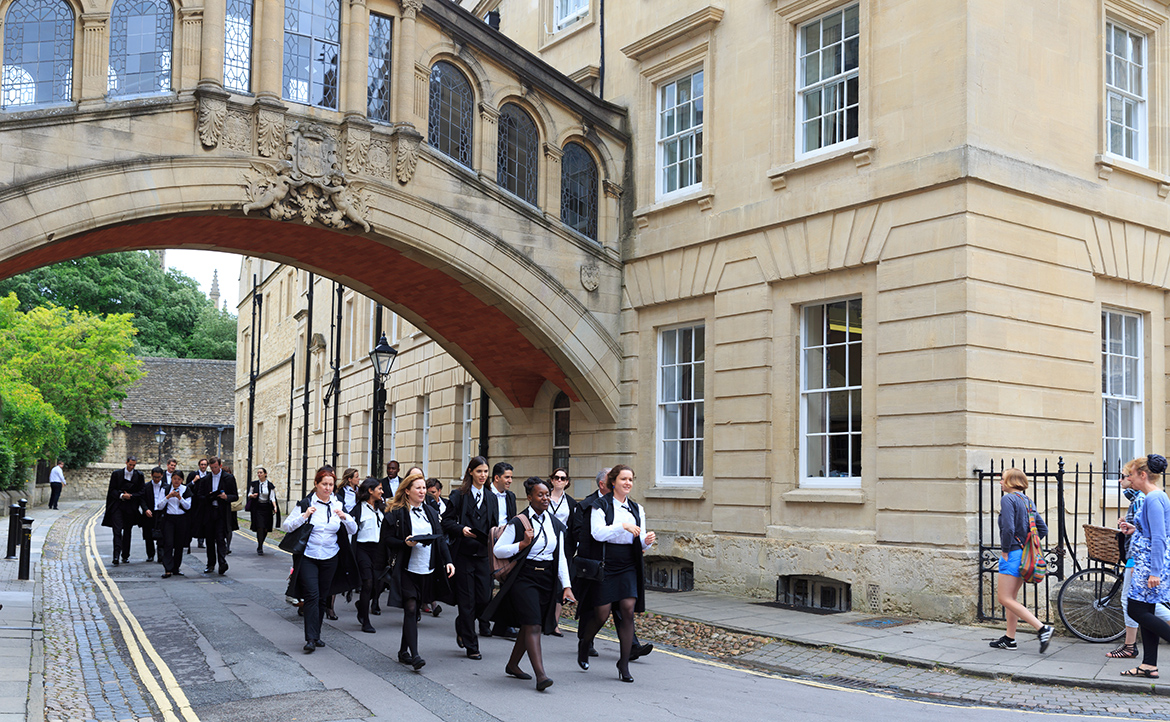 無論就讀哪個科系，英國牛津大學選才離不開這 3 力