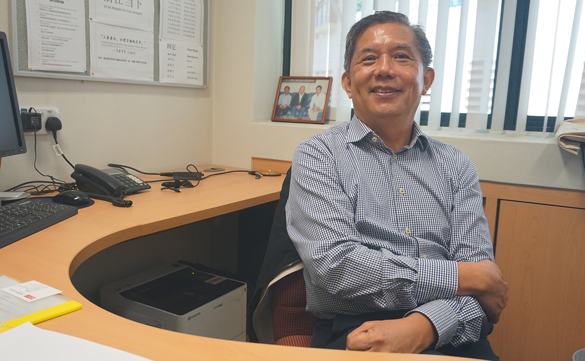 他來自新加坡，卻在臺灣學會「雙語」──南洋理工大學吳英成教授：英文不好和中文有關