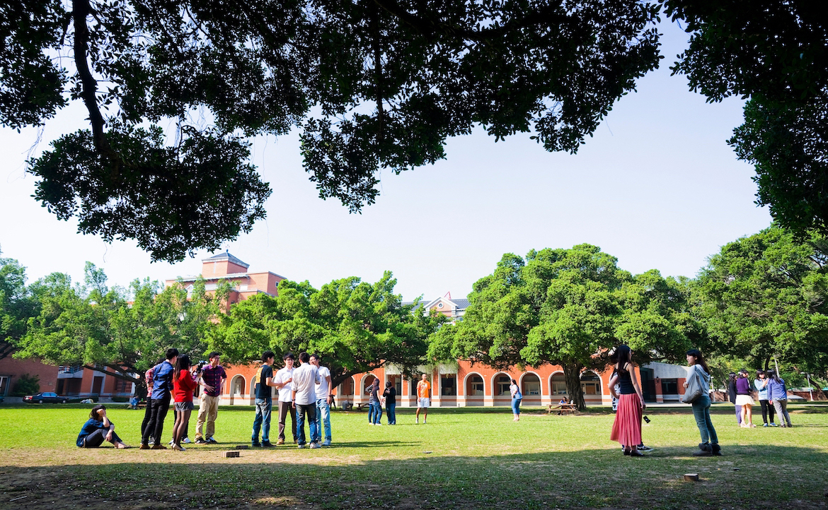「大學一定要跑營隊嗎？」透過另類「勸世文」，聽聽過來人們現身說法