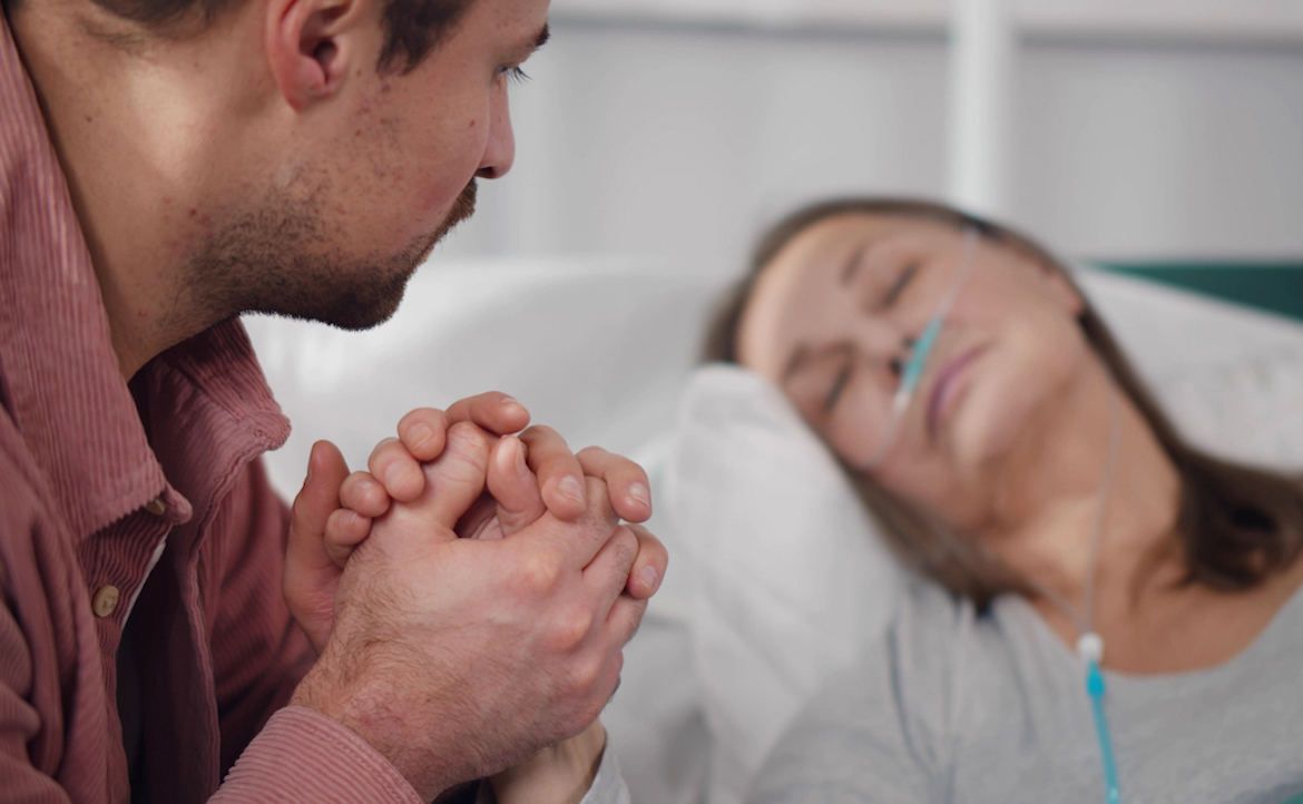 連兒子都不能知道媽媽病情？「情理法」的思維，在「法理情」的加拿大職場怎麼活？