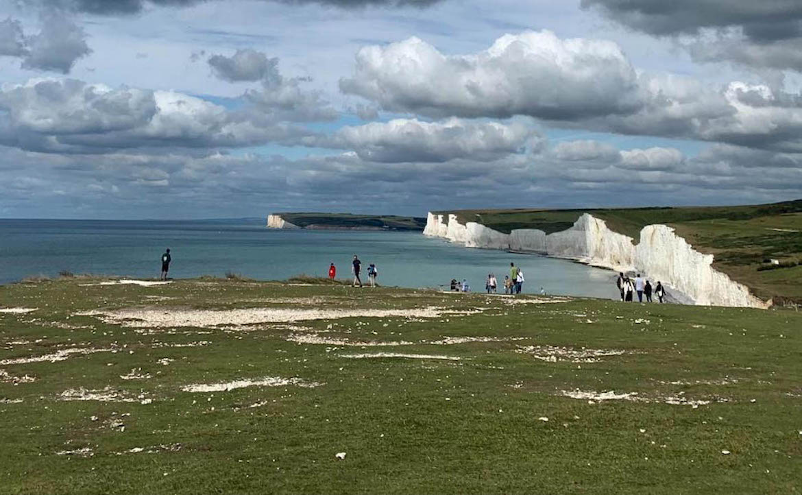 我在世界的盡頭，遇見蘇格拉底──從英國「周杰倫崖」展開的跨世代對話