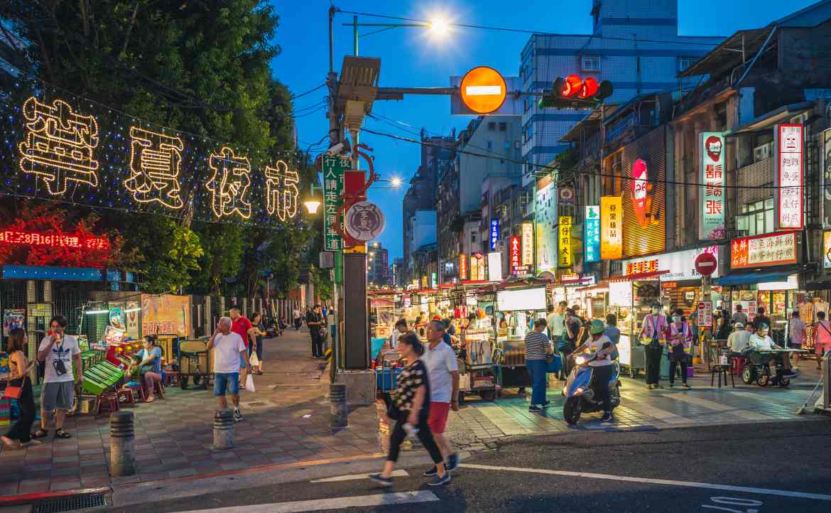 臺灣人特有的「社會共好責任感」？從「中捷英雄」與黃仁勳逛夜市談起