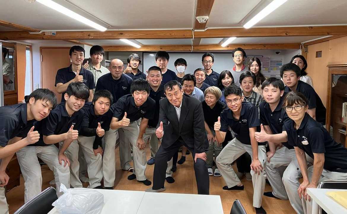 禁止學徒用手機、談戀愛、向父母拿錢⋯⋯日本頂尖匠人秋山利輝的「十大天條」