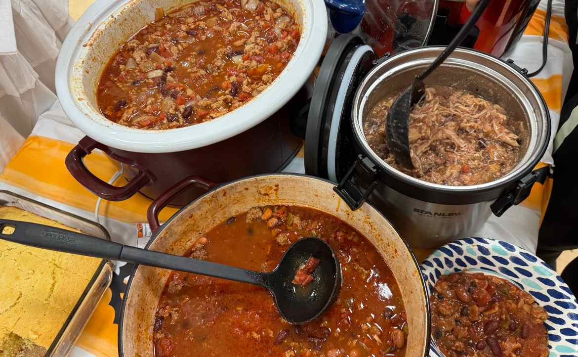 直擊萬聖夜版「百樂餐」：為何美國家庭如此鍾情辣肉醬（Chili）料理？