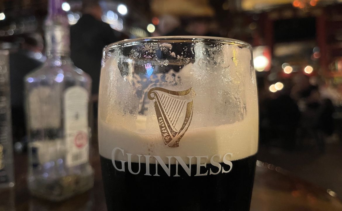 愛爾蘭 Guinness 黑啤的逆襲：老派「健力士」如何征服英國年輕人？