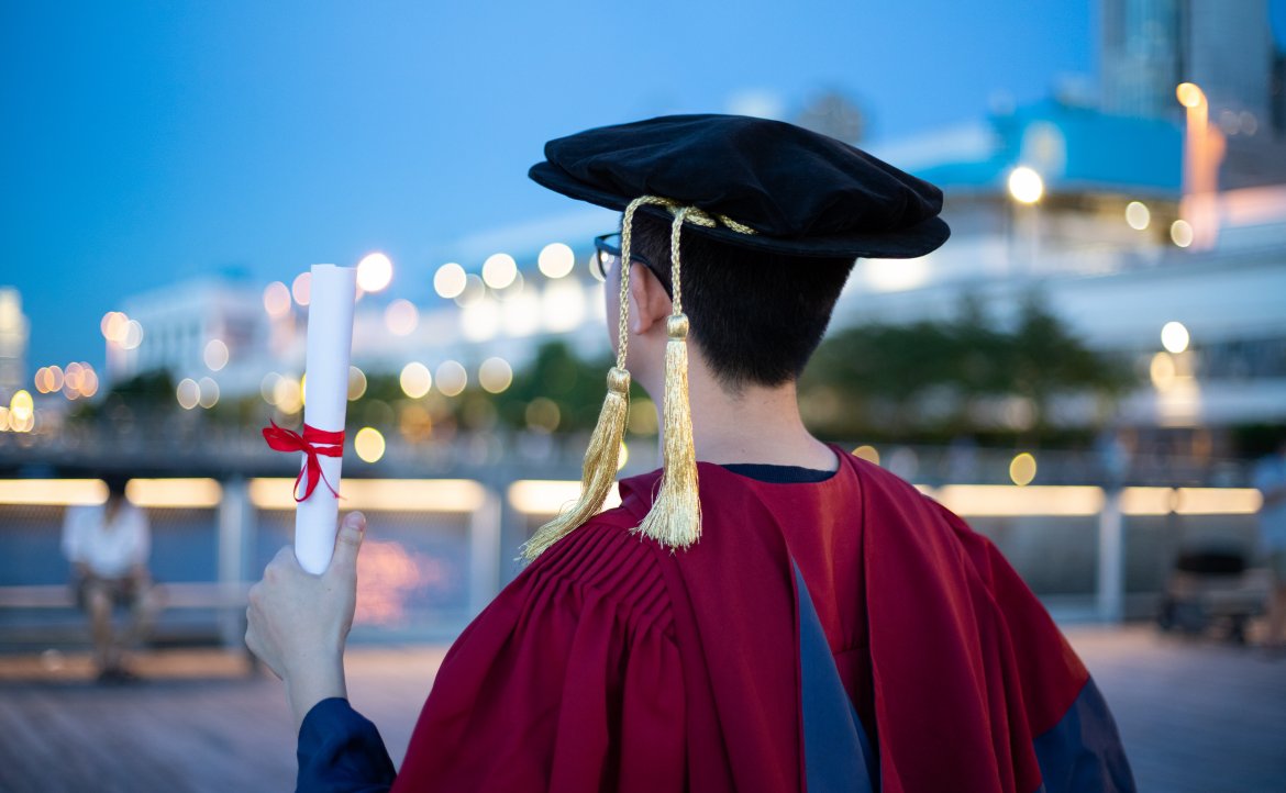【作者通信】給考慮讀博士、追尋大學教職的你，一份「學術職涯」深度思考指南