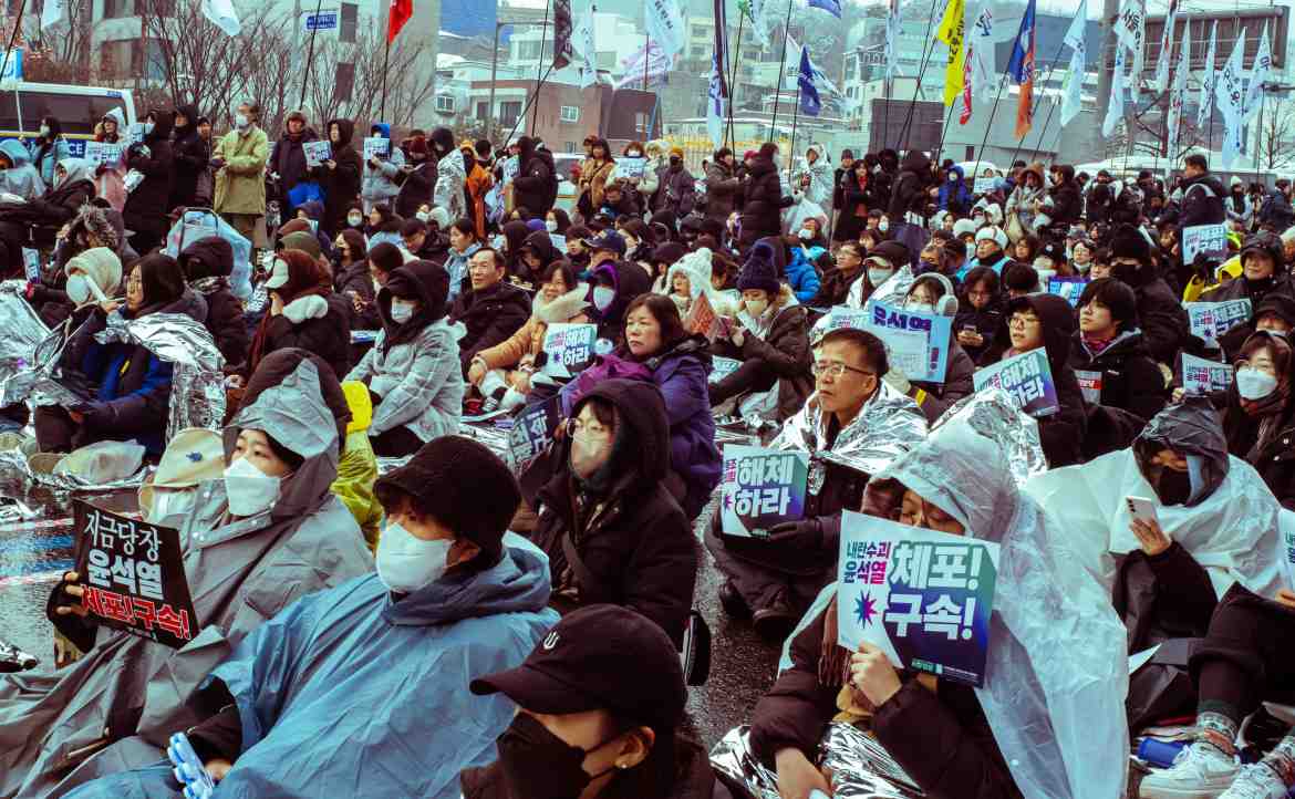 韓國憲政風暴「神預測」：彈劾與內亂會成立嗎？南韓政局給台灣哪些啟示？