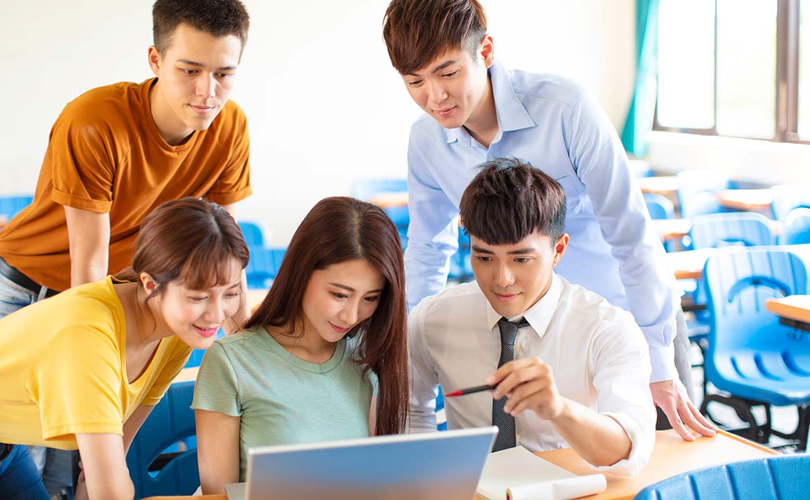 當 AI 縮小「技能落差」，身為大學教授的我，如何重新定義「教學」？