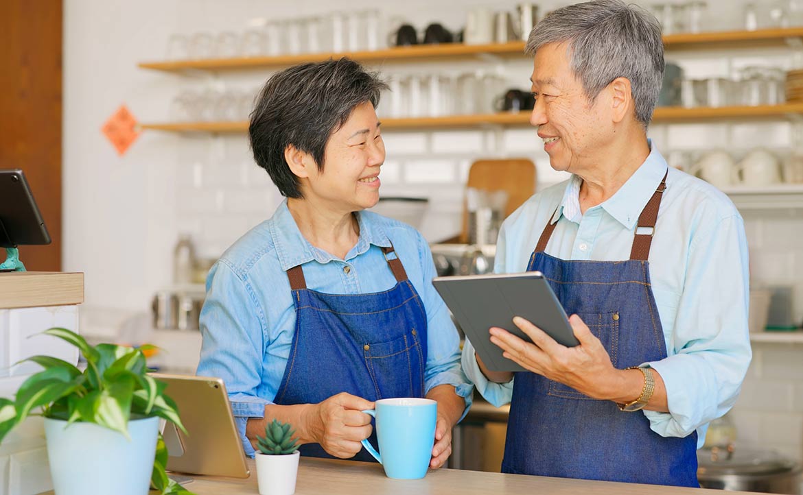 「打工度假」不再是年輕人專利！62 歲家庭主婦：終於實現一個人生活的夢想