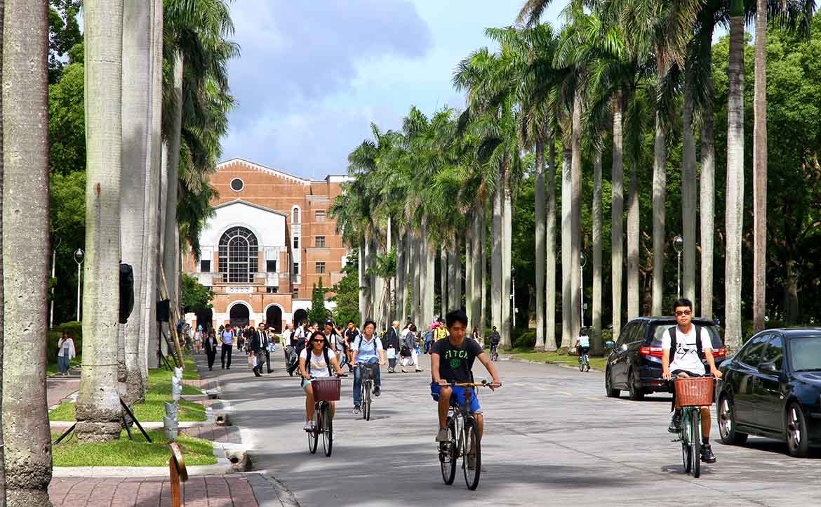 臺大學生自治「茶壺風暴」啟示錄：從校長月會到自肥爭議，學生會還代表學生嗎？