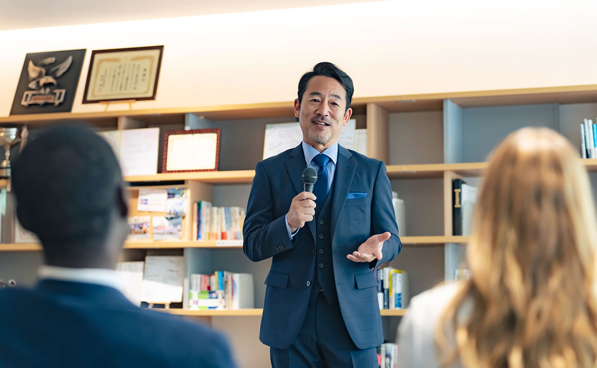 企業轉型從「說真話」開始：我在釜山主持跨文化工作坊，帶團隊突破沉默文化