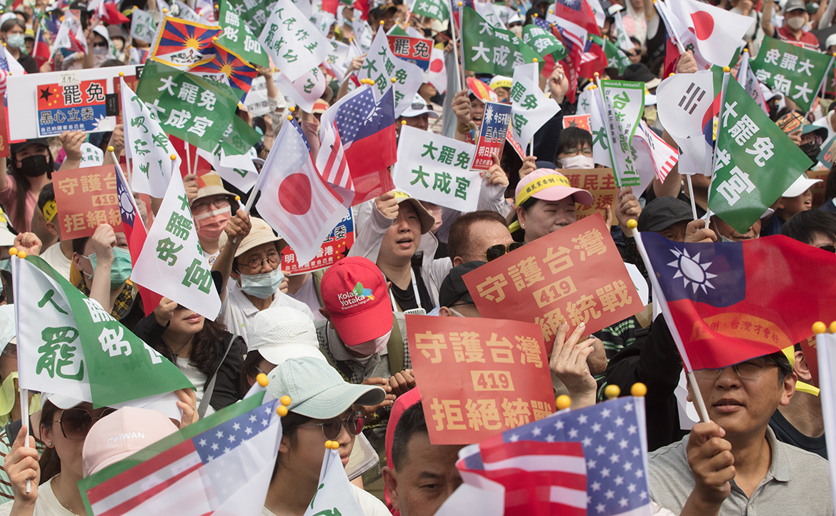 《BBC 中文》分析台灣「大罷免」：投票率、仇恨值與民眾黨選民將如何左右勝負？