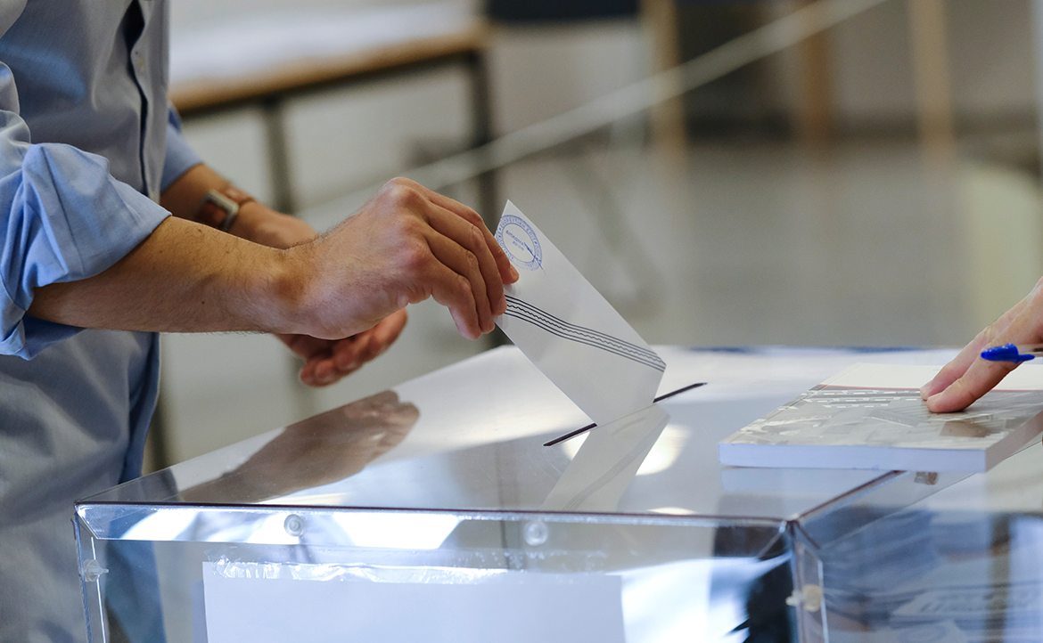 全球 AI「介選」事件簿：操弄還是創新？從各國選舉實例看民主大考驗
