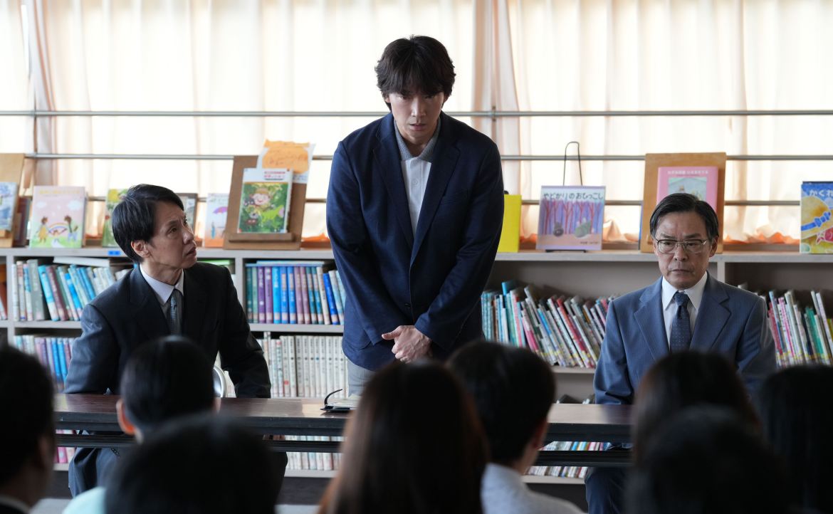 《捏造：史上最惡殺人教師》影評：怪獸家長、正義中毒，日本人怎麼拍出了臺灣現況？