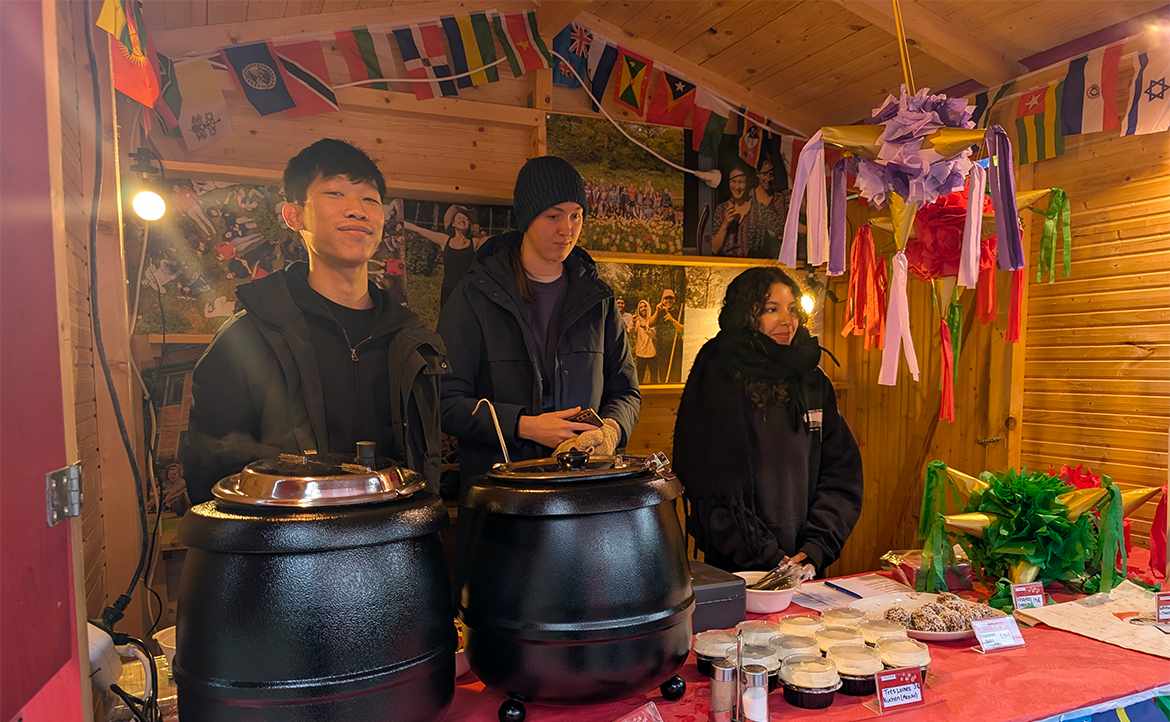 這不是你記憶中的「酸辣湯」！我在德國聖誕市集，用「創意」食材煮出另類台灣味