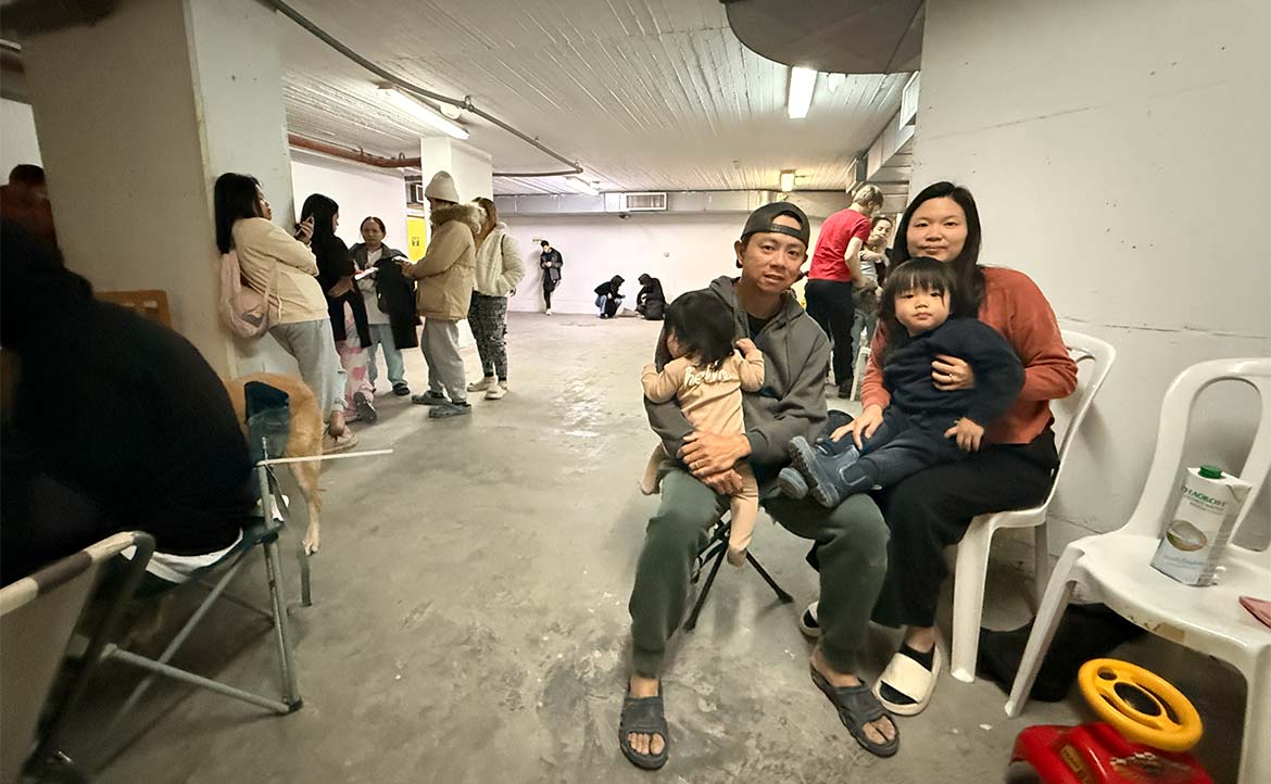 「你拿披薩，我抱小孩！」中東開戰第三天，我在耶路撒冷經歷的「戰時日常」