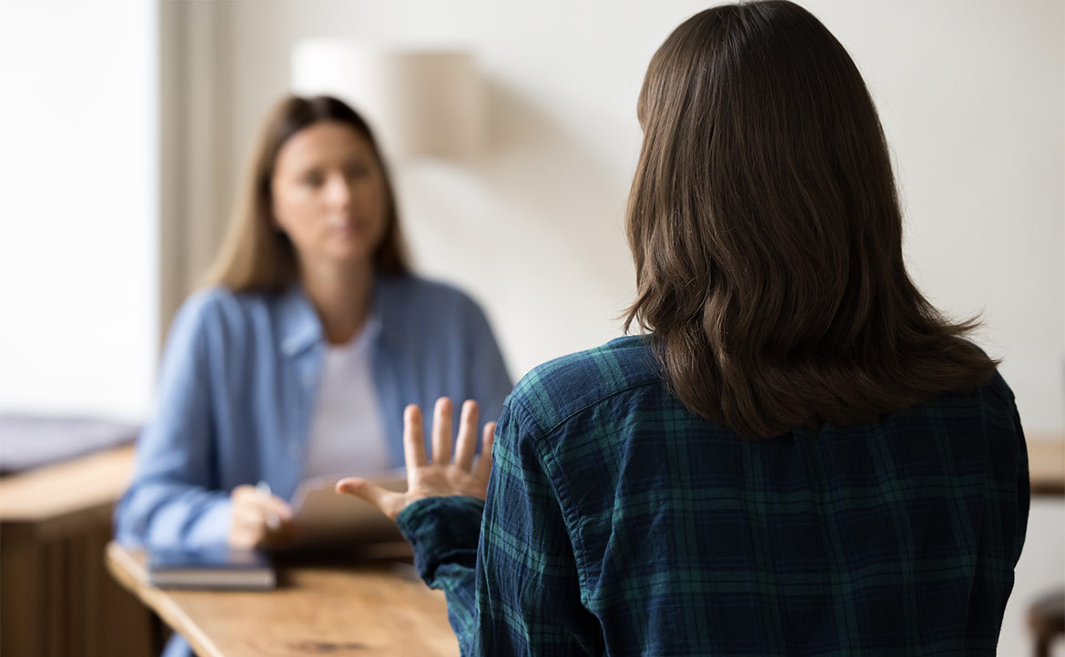 職缺要求「競爭力、進取心⋯⋯」會阻礙女性應徵？英國政府最新平權倡議，是否「政確」過了頭？