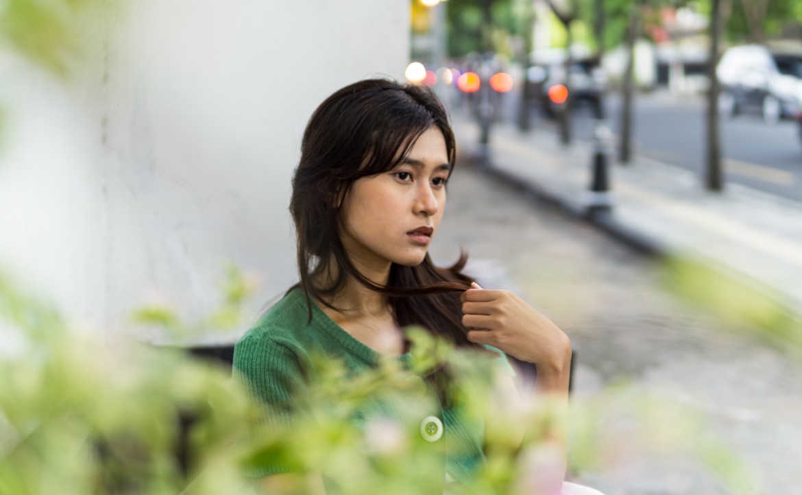 選擇越來越多，為何反而更焦慮？心理師解密年輕世代的「四分之一人生危機」